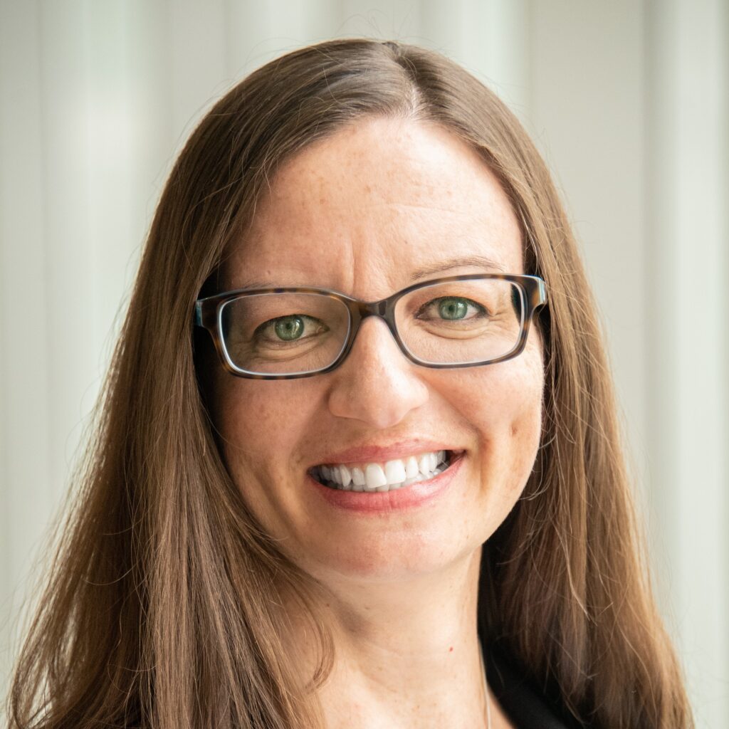 Elizabeth Walker PhD, MPH, MAT headshot photo